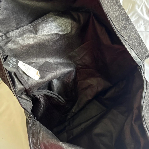 ✨ RARE 2018 Lululemon Seawheeze Mainstay Backpack Reflective - Picture 7 of 7